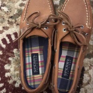 Women’s sperrys boat shoes .NEVER WORN.